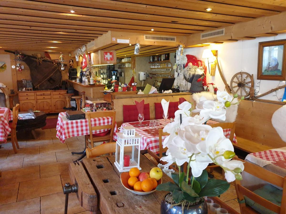 Auberge De L'Ours Vers L'Eglise Extérieur photo
