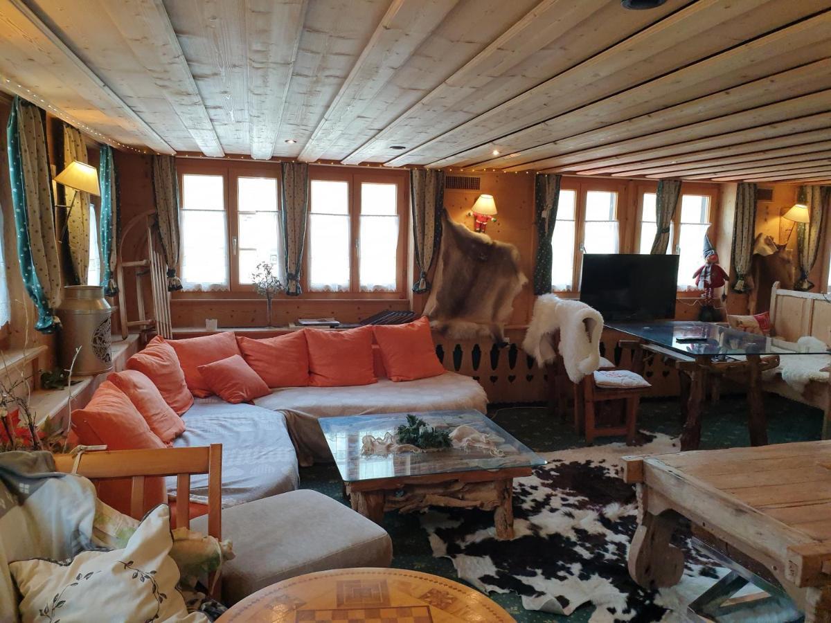 Auberge De L'Ours Vers L'Eglise Extérieur photo