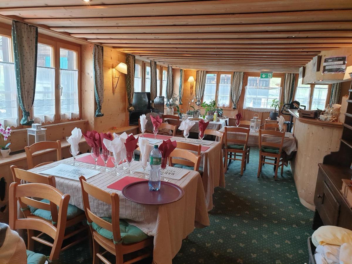 Auberge De L'Ours Vers L'Eglise Extérieur photo