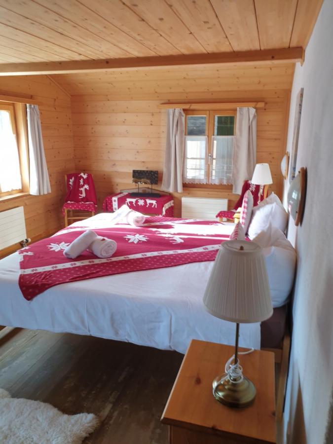 Auberge De L'Ours Vers L'Eglise Extérieur photo