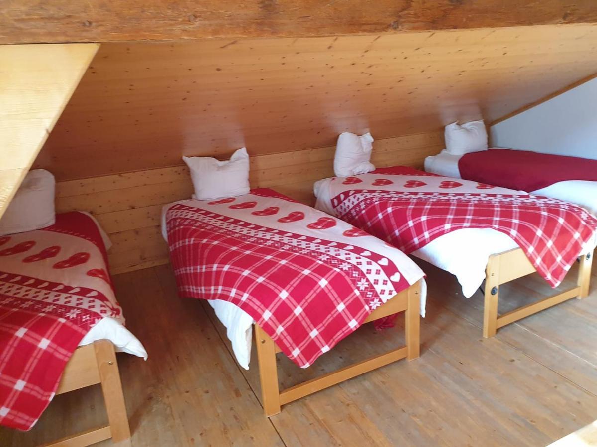 Auberge De L'Ours Vers L'Eglise Extérieur photo