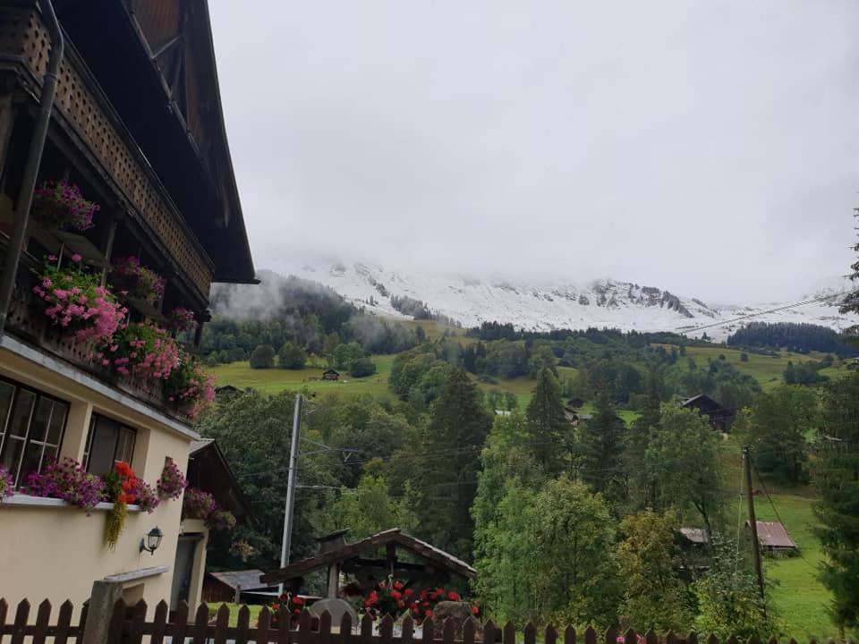 Auberge De L'Ours Vers L'Eglise Extérieur photo