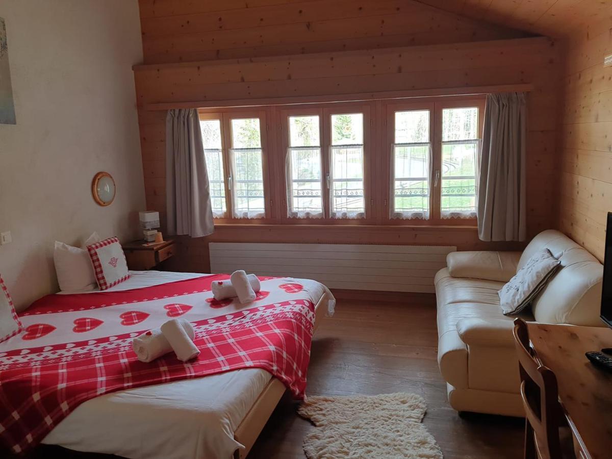 Auberge De L'Ours Vers L'Eglise Extérieur photo