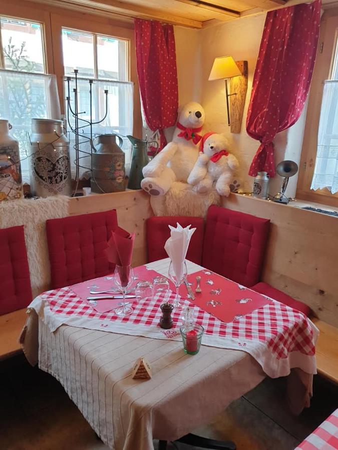 Auberge De L'Ours Vers L'Eglise Extérieur photo