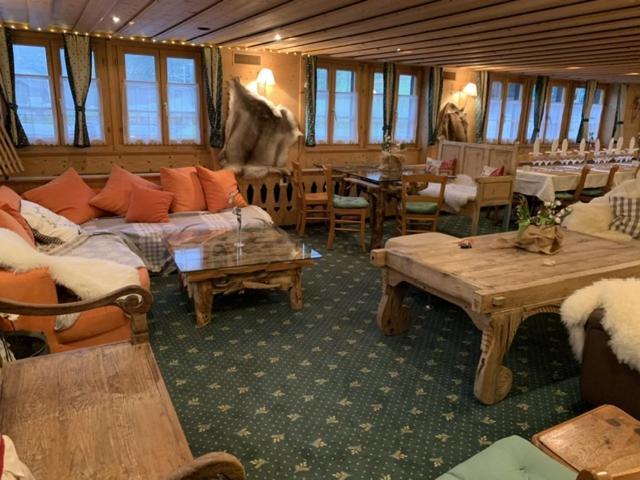 Auberge De L'Ours Vers L'Eglise Extérieur photo