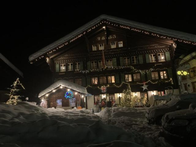 Auberge De L'Ours Vers L'Eglise Extérieur photo