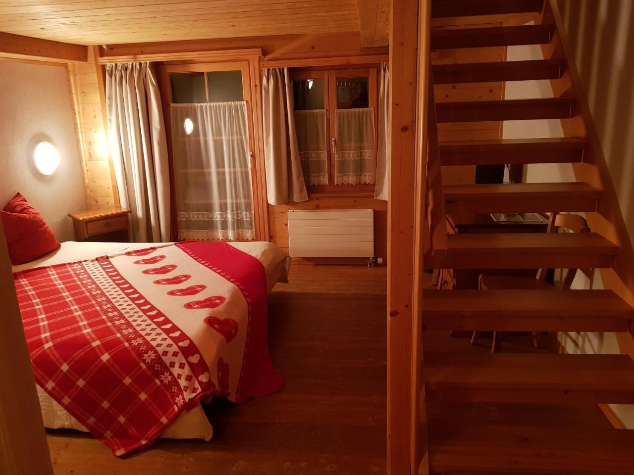 Auberge De L'Ours Vers L'Eglise Extérieur photo