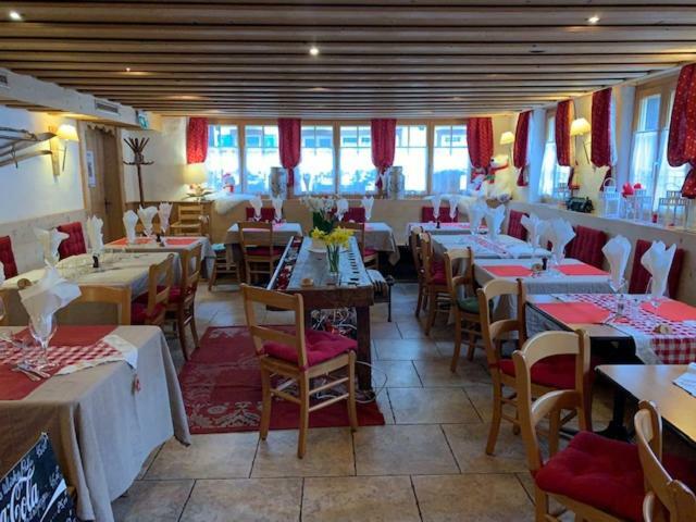 Auberge De L'Ours Vers L'Eglise Extérieur photo